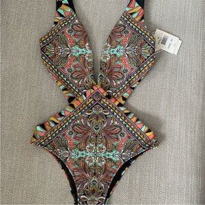 NWOT Volcom Stone Row One
Piece Swimsuit XS